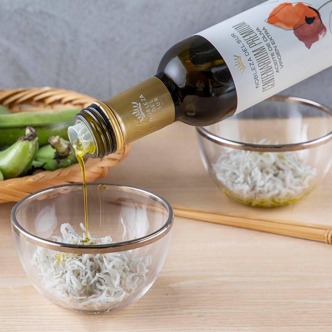 №1　和食から洋食まで　選ぶのに迷ったらこれ！　少しの苦みと華やかさでバランスの取れたオリーブオイルセンテナリウムプレミアム 500ml  +  専用BOX